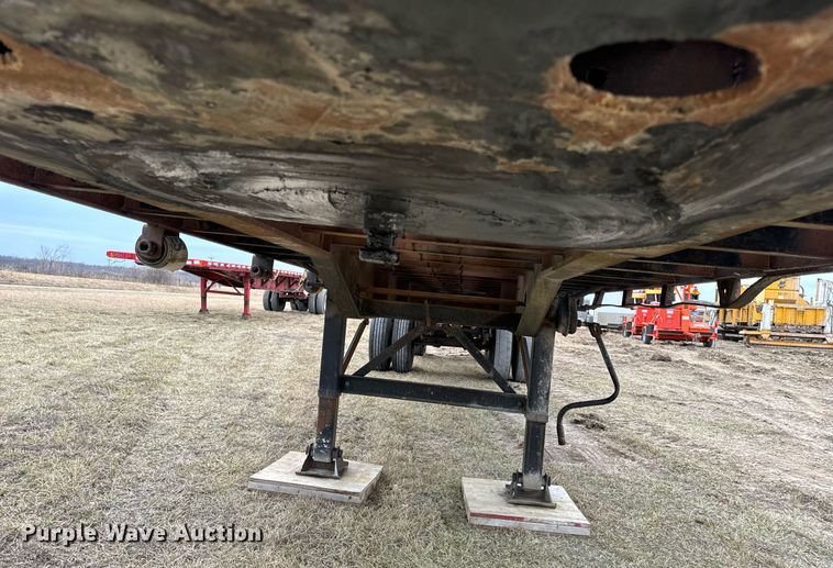 image for item DV1775 1974 Hobbs Flatbed trailer