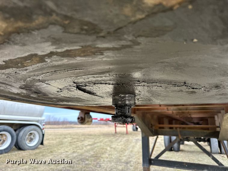 image for item DV1775 1974 Hobbs Flatbed trailer