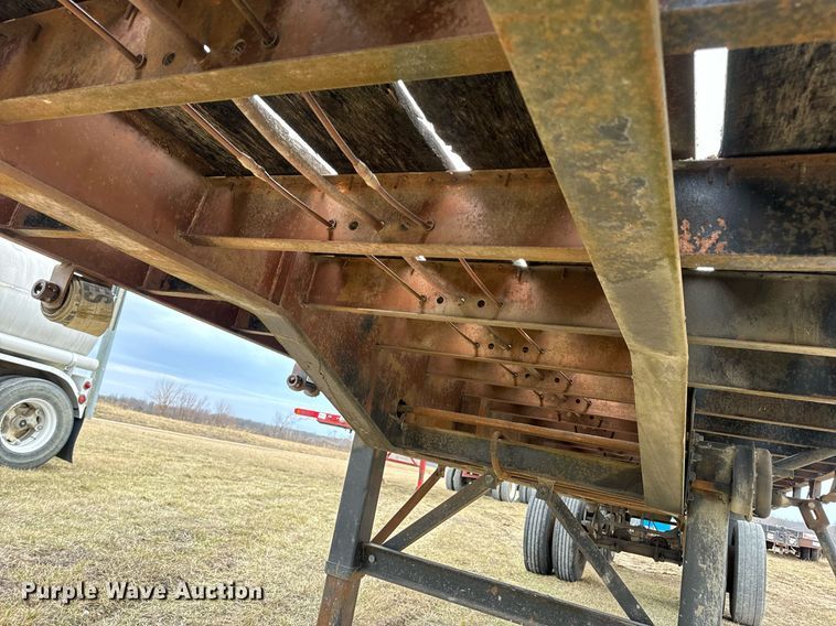 image for item DV1775 1974 Hobbs Flatbed trailer