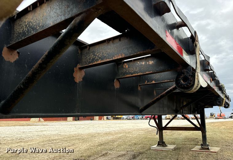 image for item DV1775 1974 Hobbs Flatbed trailer