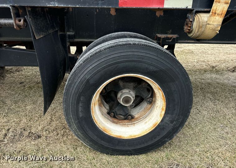 image for item DV1775 1974 Hobbs Flatbed trailer