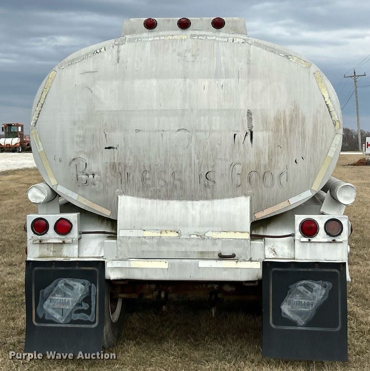 image for item DV1776 1962 Moser tank trailer