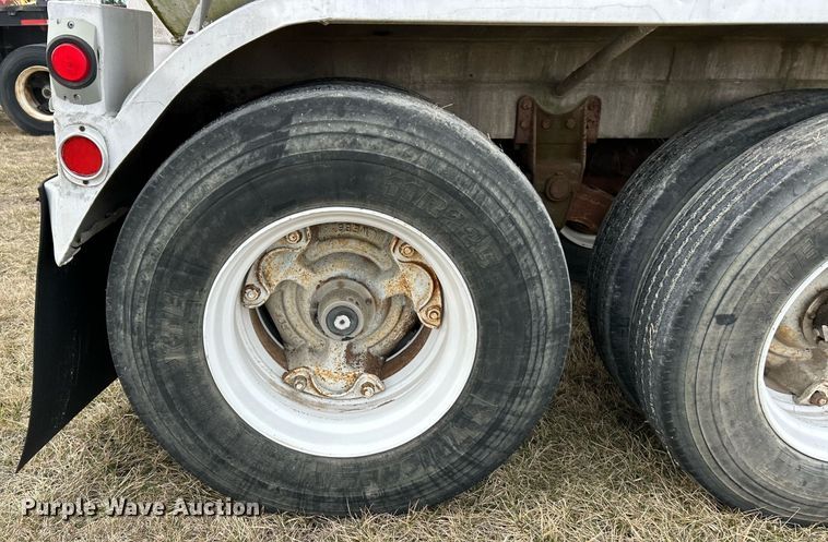 image for item DV1776 1962 Moser tank trailer