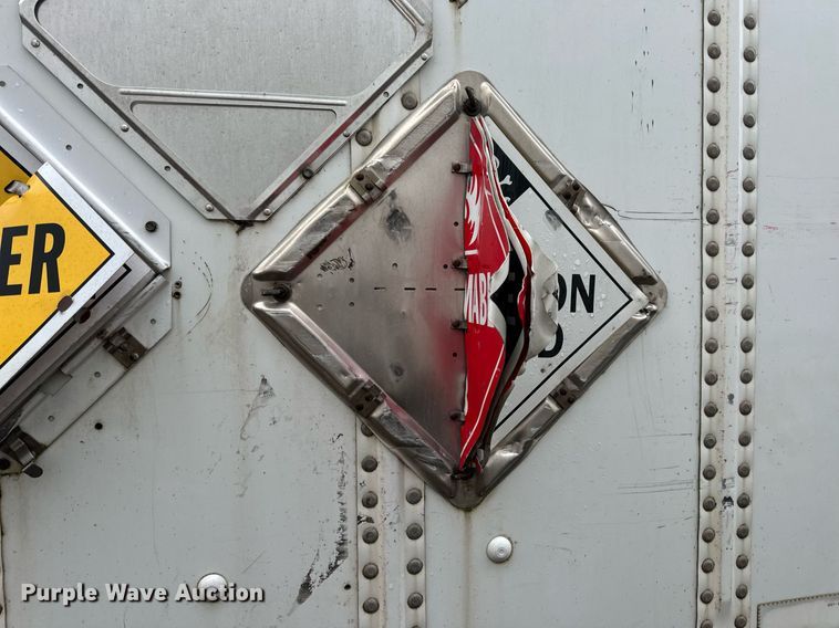 image for item DV1830 2004 Wabash DVDBHPC dry van trailer