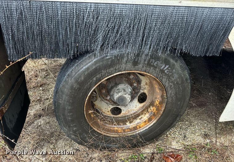 image for item DV1830 2004 Wabash DVDBHPC dry van trailer