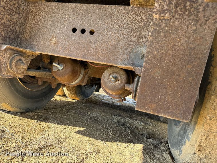 image for item DV1838 1996 Fruehauf  FB-8-T2 42N dry van trailer