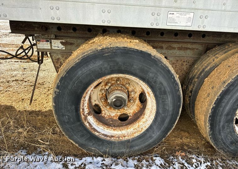 image for item DV1838 1996 Fruehauf  FB-8-T2 42N dry van trailer