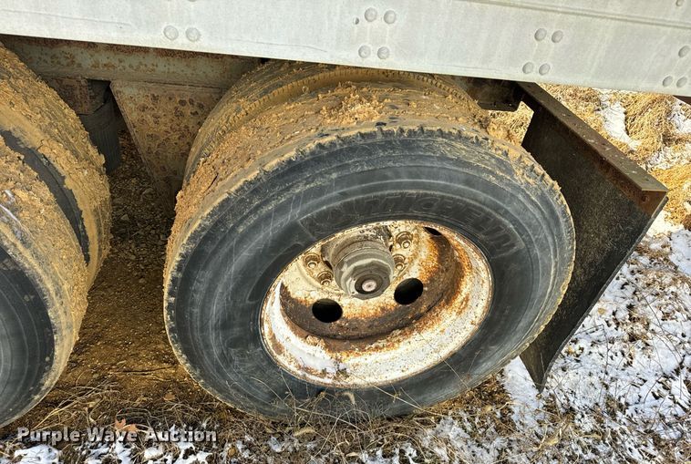 image for item DV1838 1996 Fruehauf  FB-8-T2 42N dry van trailer