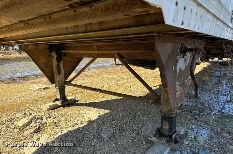 image for item DV1839 1998 Pine Ridge dry van trailer