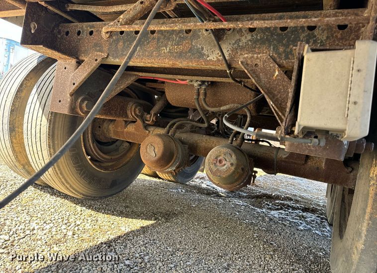 image for item DV1843 1998 Wabash dry van trailer