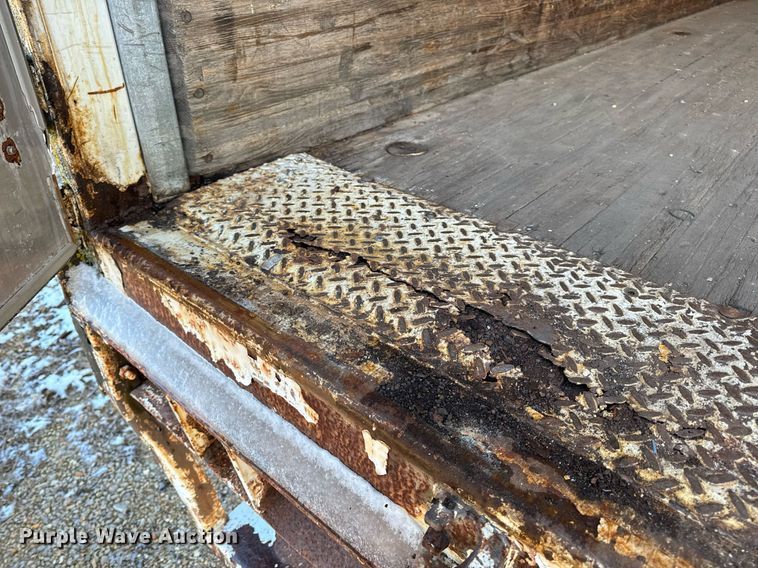 image for item DV1843 1998 Wabash dry van trailer