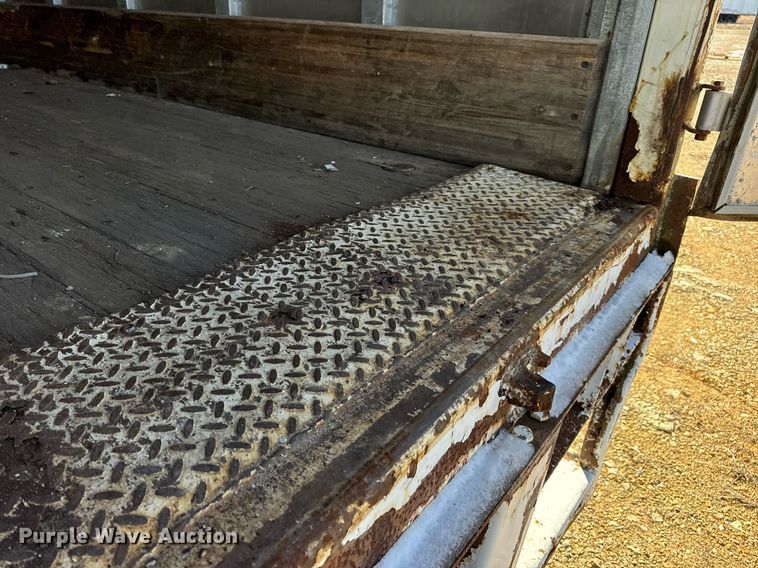 image for item DV1843 1998 Wabash dry van trailer