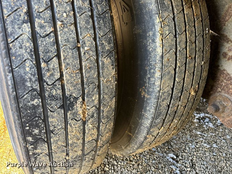 image for item DV1843 1998 Wabash dry van trailer