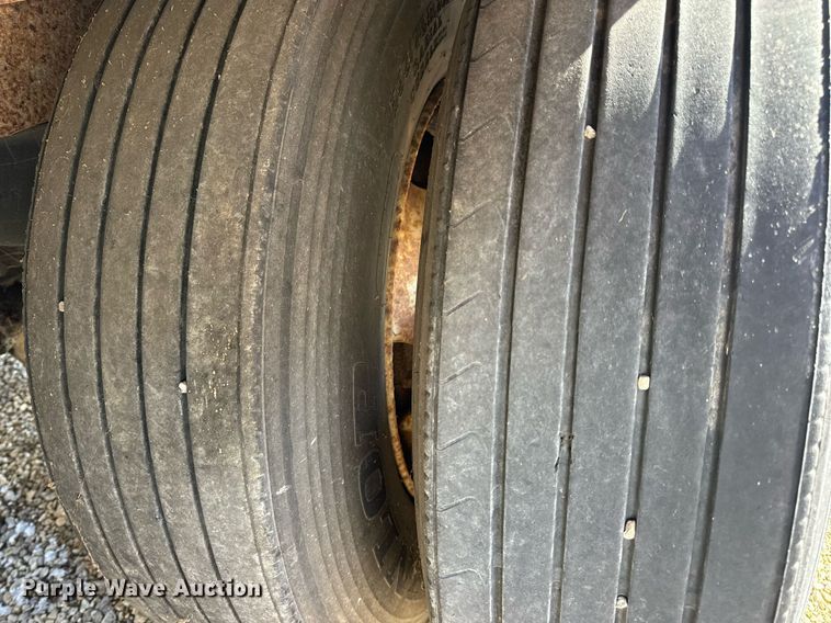 image for item DV1844 1999 Wabash dry van trailer