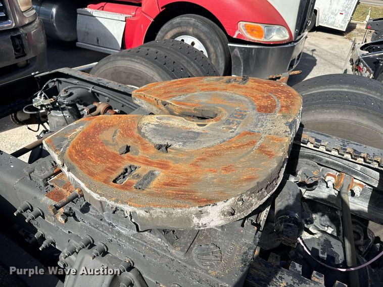 image for item DW1781 2009 Peterbilt 387 semi truck