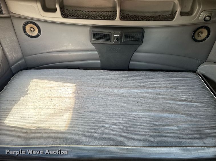 image for item DW1781 2009 Peterbilt 387 semi truck