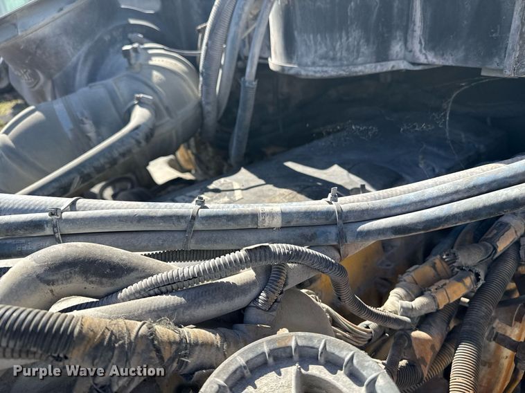 image for item DW1781 2009 Peterbilt 387 semi truck