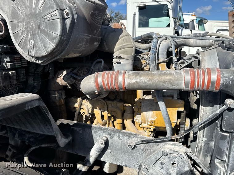 image for item DW1781 2009 Peterbilt 387 semi truck