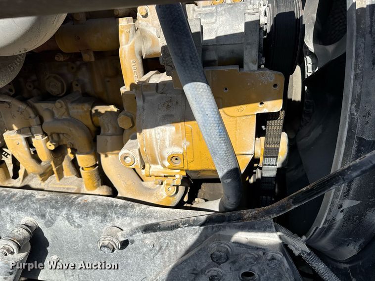 image for item DW1781 2009 Peterbilt 387 semi truck