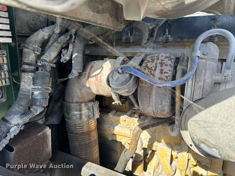 image for item DW1781 2009 Peterbilt 387 semi truck