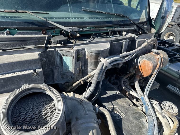 image for item DW1781 2009 Peterbilt 387 semi truck