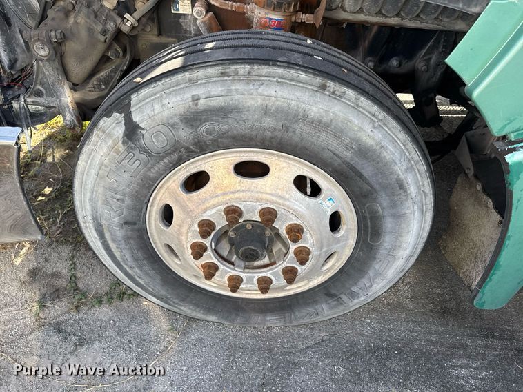 image for item DW1781 2009 Peterbilt 387 semi truck