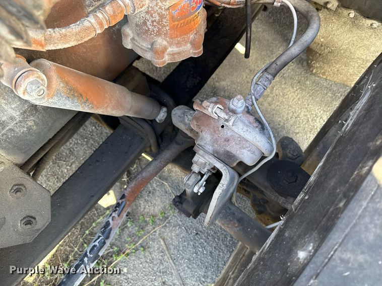 image for item DW1781 2009 Peterbilt 387 semi truck