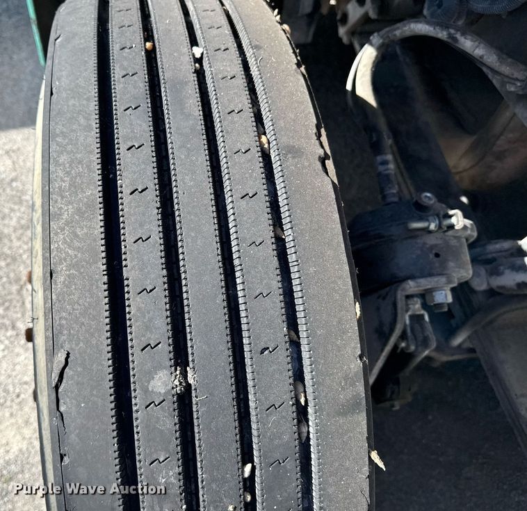 image for item DW1781 2009 Peterbilt 387 semi truck