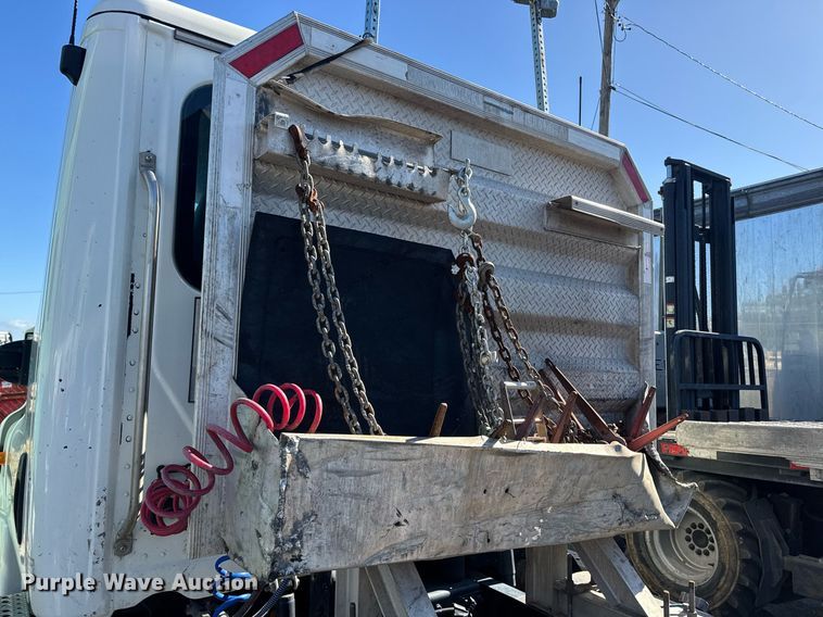 image for item DW1782 2014 Freightliner Cascadia  semi truck