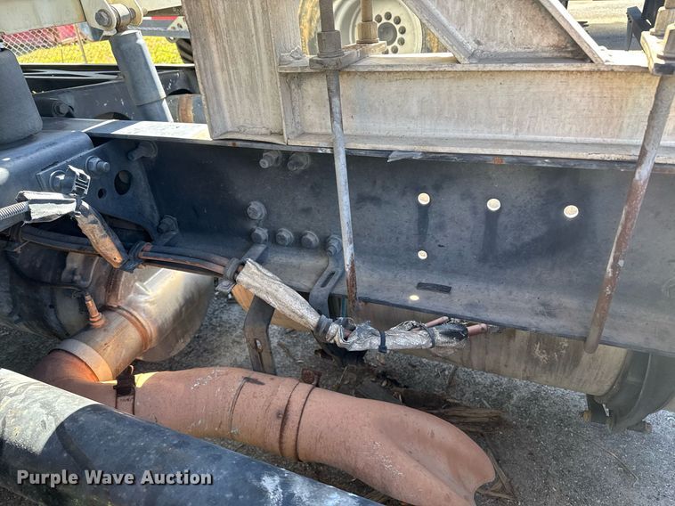 image for item DW1782 2014 Freightliner Cascadia  semi truck