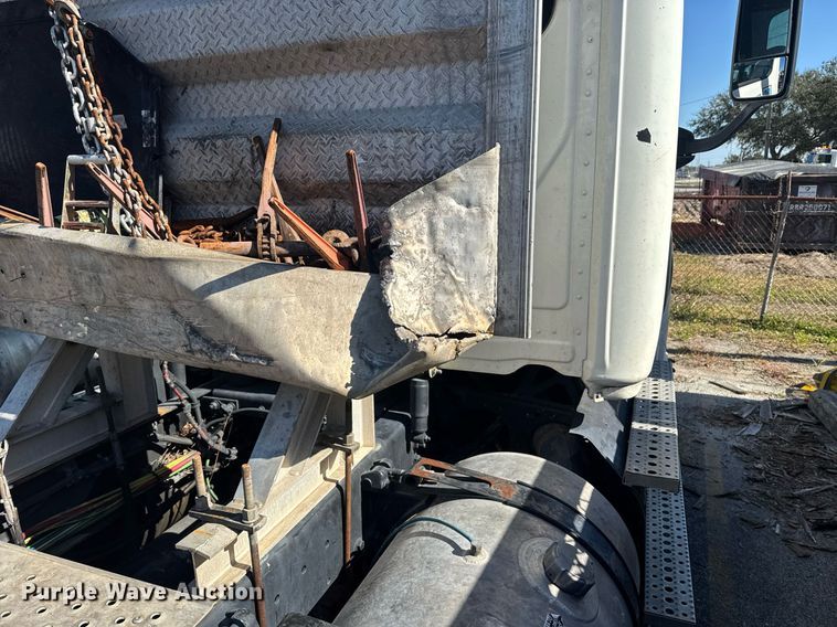 image for item DW1782 2014 Freightliner Cascadia  semi truck