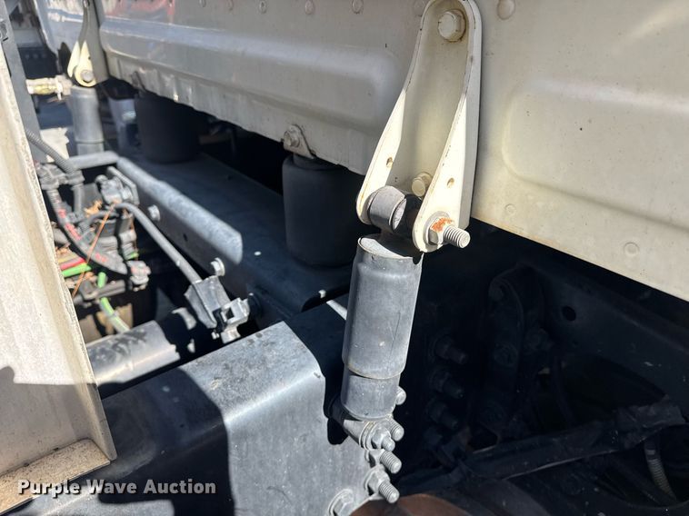 image for item DW1782 2014 Freightliner Cascadia  semi truck