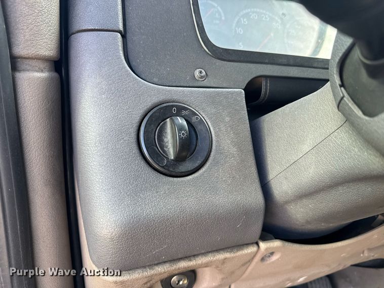 image for item DW1782 2014 Freightliner Cascadia  semi truck