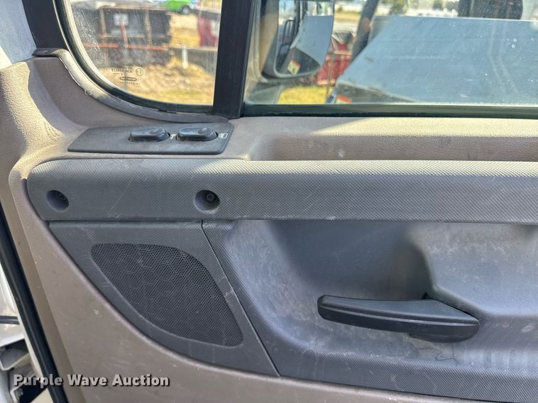 image for item DW1782 2014 Freightliner Cascadia  semi truck