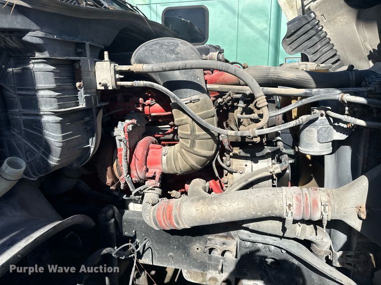 image for item DW1782 2014 Freightliner Cascadia  semi truck