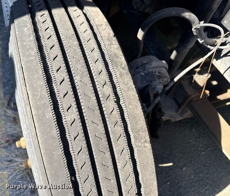 image for item DW1782 2014 Freightliner Cascadia  semi truck