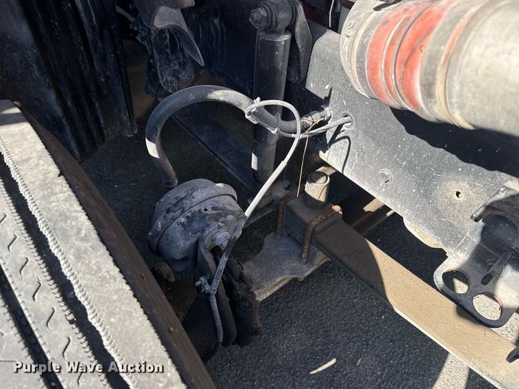 image for item DW1782 2014 Freightliner Cascadia  semi truck