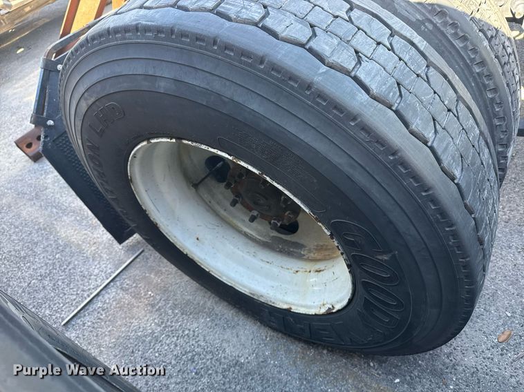 image for item DW1782 2014 Freightliner Cascadia  semi truck