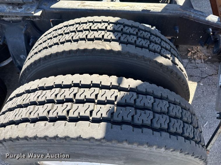 image for item DW1782 2014 Freightliner Cascadia  semi truck