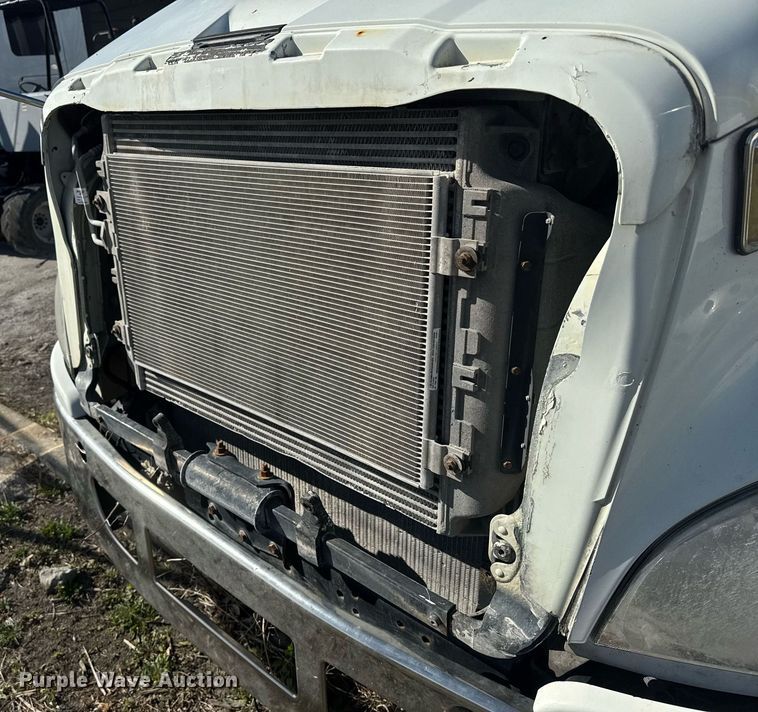 image for item DW1789 2014 Freightliner Cascadia semi truck