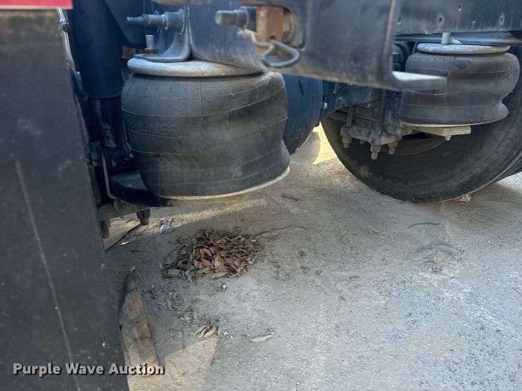 image for item DW1789 2014 Freightliner Cascadia semi truck