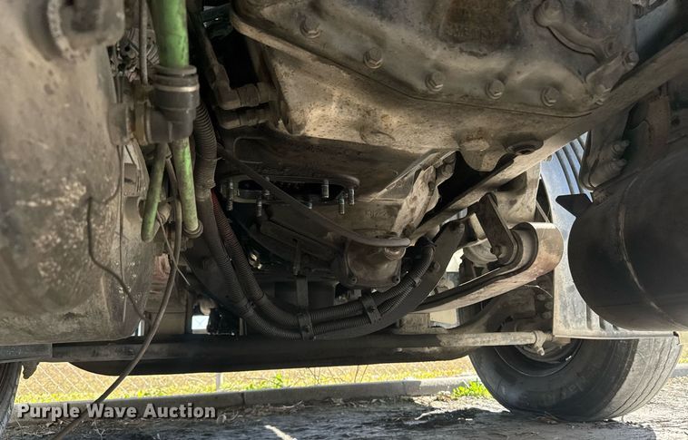 image for item DW1789 2014 Freightliner Cascadia semi truck