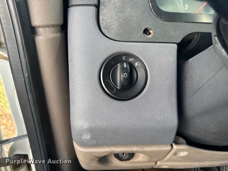 image for item DW1789 2014 Freightliner Cascadia semi truck