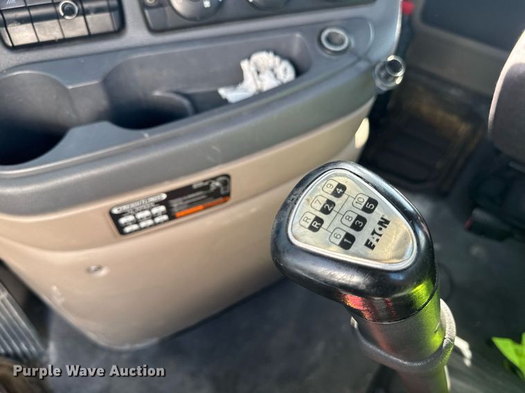 image for item DW1789 2014 Freightliner Cascadia semi truck