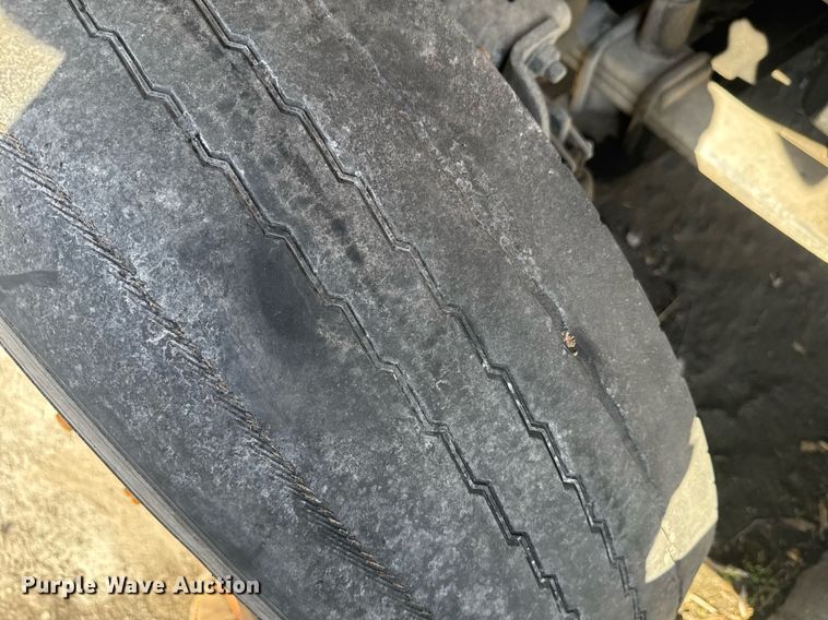 image for item DW1789 2014 Freightliner Cascadia semi truck