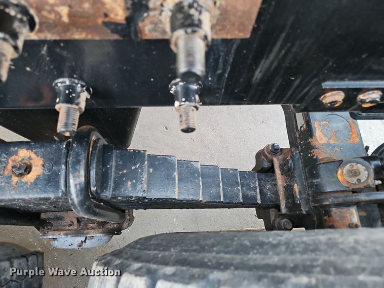 image for item DW3156 2008 Mack CHU613 semi truck