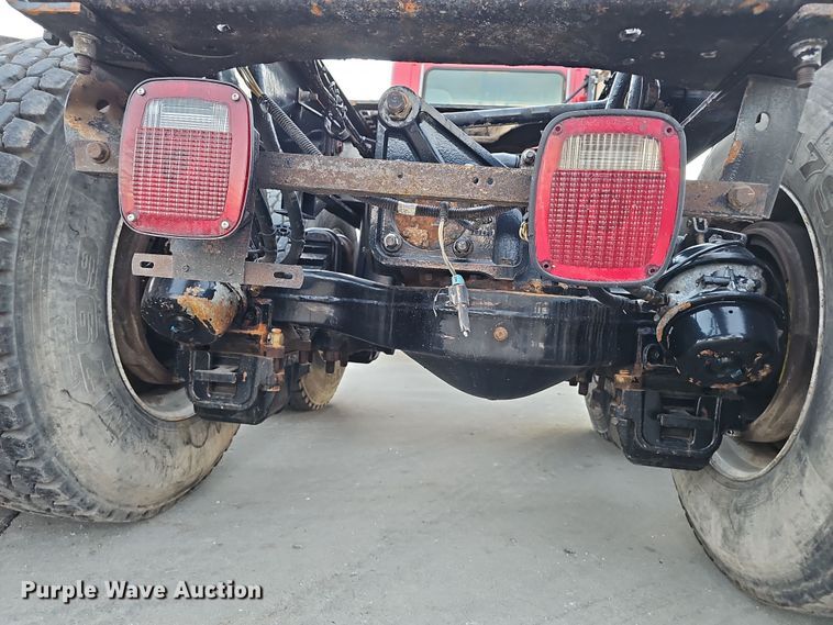 image for item DW3156 2008 Mack CHU613 semi truck