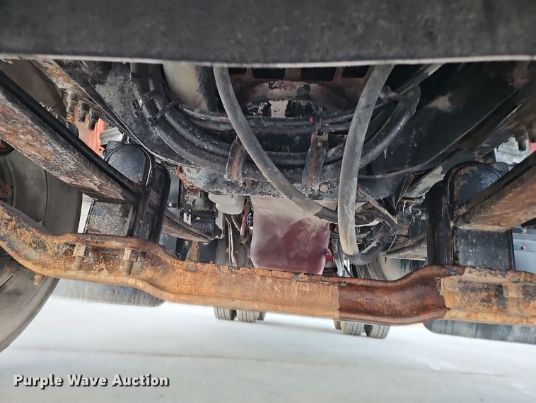 image for item DW3156 2008 Mack CHU613 semi truck