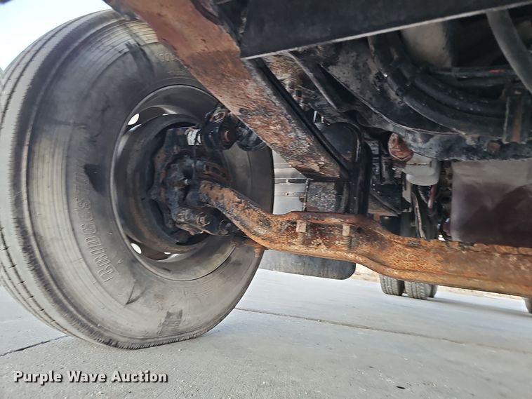 image for item DW3156 2008 Mack CHU613 semi truck