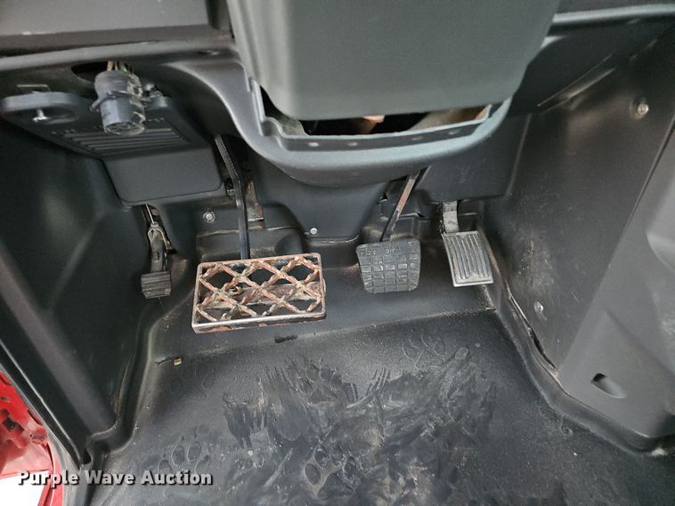 image for item DW3156 2008 Mack CHU613 semi truck